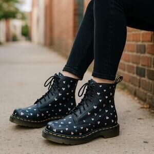 Dr. Martens 1460 Pascal Boots Wild Hearts Printed Womens US 8 Black Leather Pink